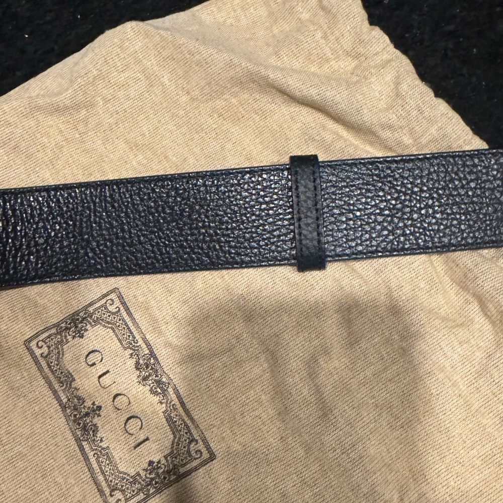 Gucci Black and Pink Belt with Gold GG Buckle - Authentic
Reposhed - Picture 4 of 9